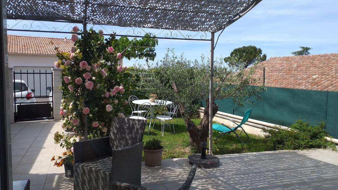 Le Pre Aux Cigales Villa Uzès Buitenkant foto