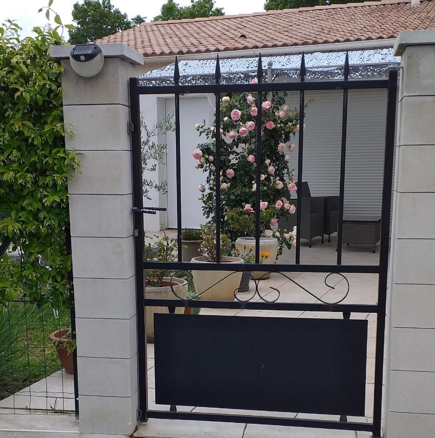 Le Pre Aux Cigales Villa Uzès Buitenkant foto