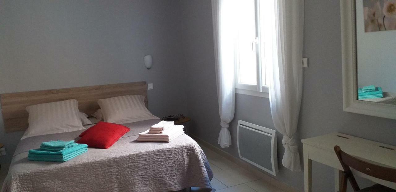 Le Pre Aux Cigales Villa Uzès Buitenkant foto